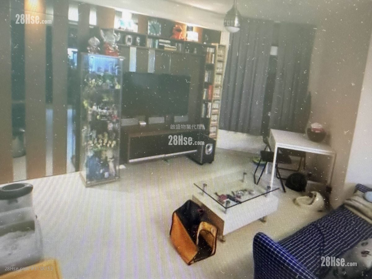 San Po Kong Plaza Sell 2 Bedrooms , 1 Bathroom 470 ft²