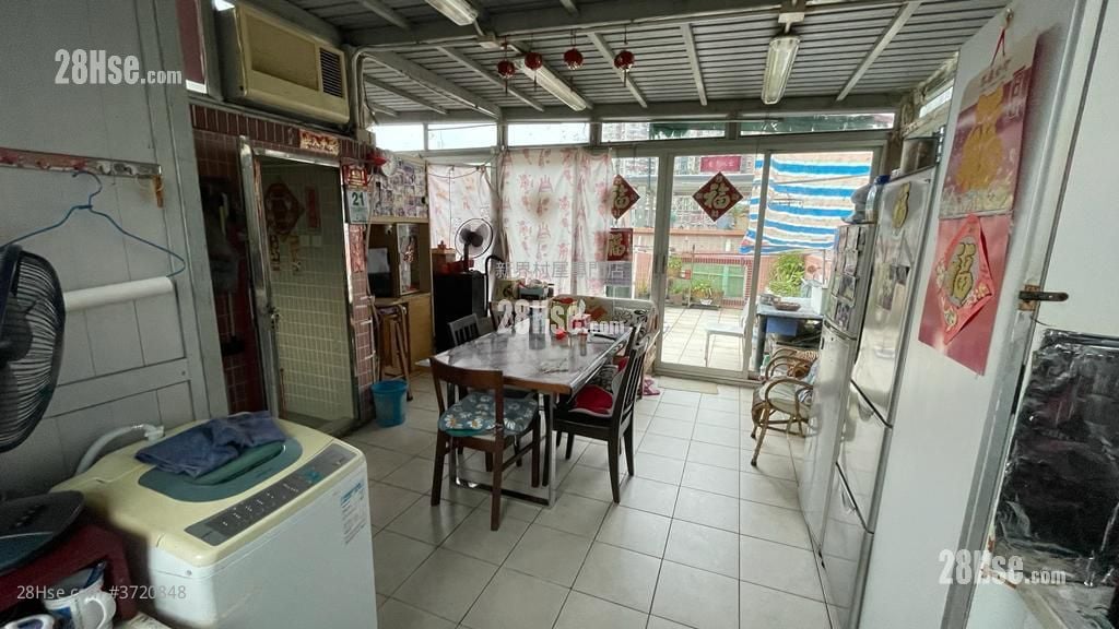 村屋 售盤 3 房 700 平方呎