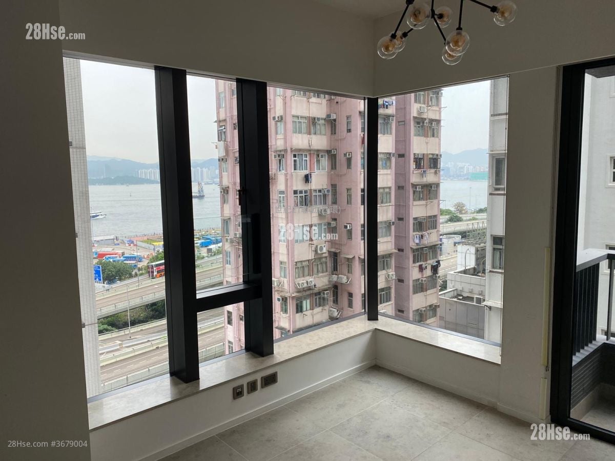 Bohemian House Sell 3 Bedrooms , 2 Bathrooms 699 ft²