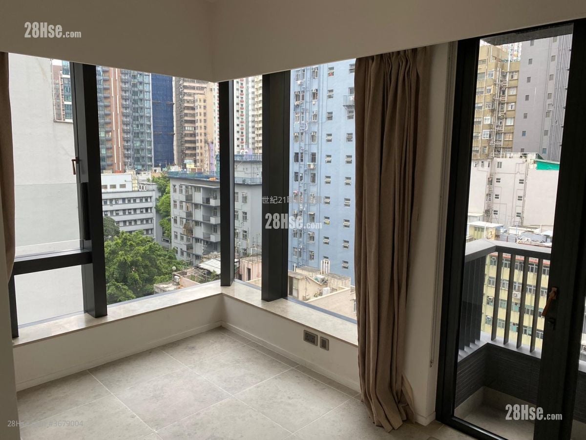 Bohemian House Sell 3 Bedrooms , 2 Bathrooms 699 ft²