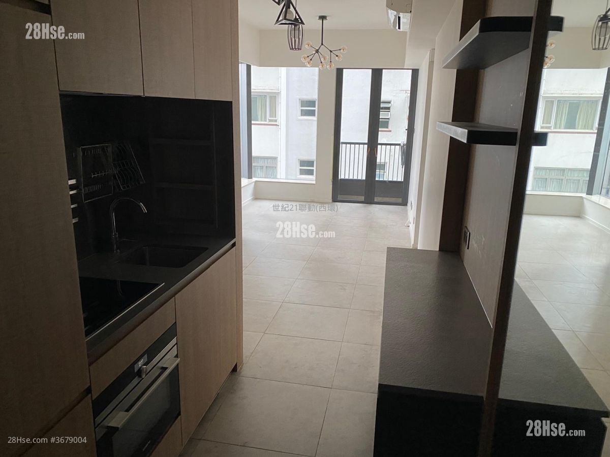 Bohemian House Sell 3 Bedrooms , 2 Bathrooms 699 ft²