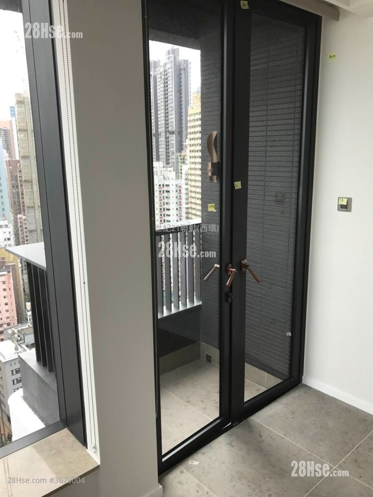 Bohemian House Sell 3 Bedrooms , 2 Bathrooms 699 ft²