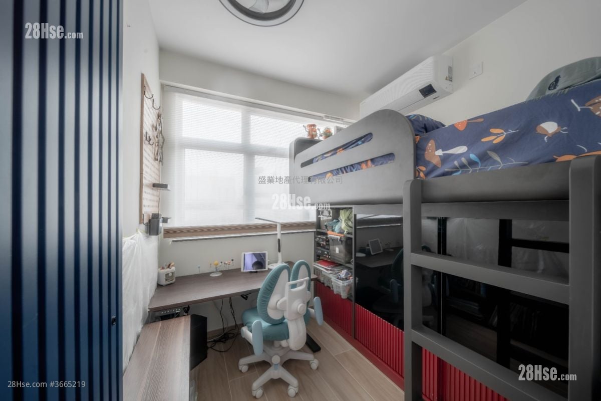 Tsuen Wan Centre Sell 2 Bedrooms , 1 Bathroom 377 ft²