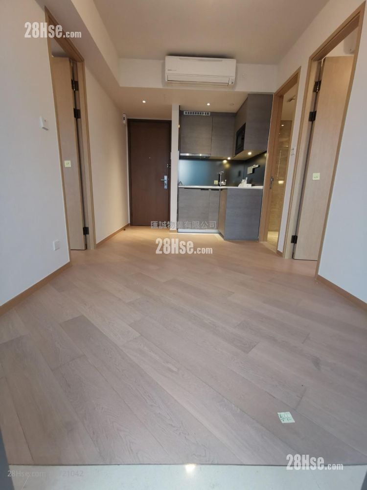 Upper East Sell 2 Bedrooms , 1 Bathroom 352 ft²