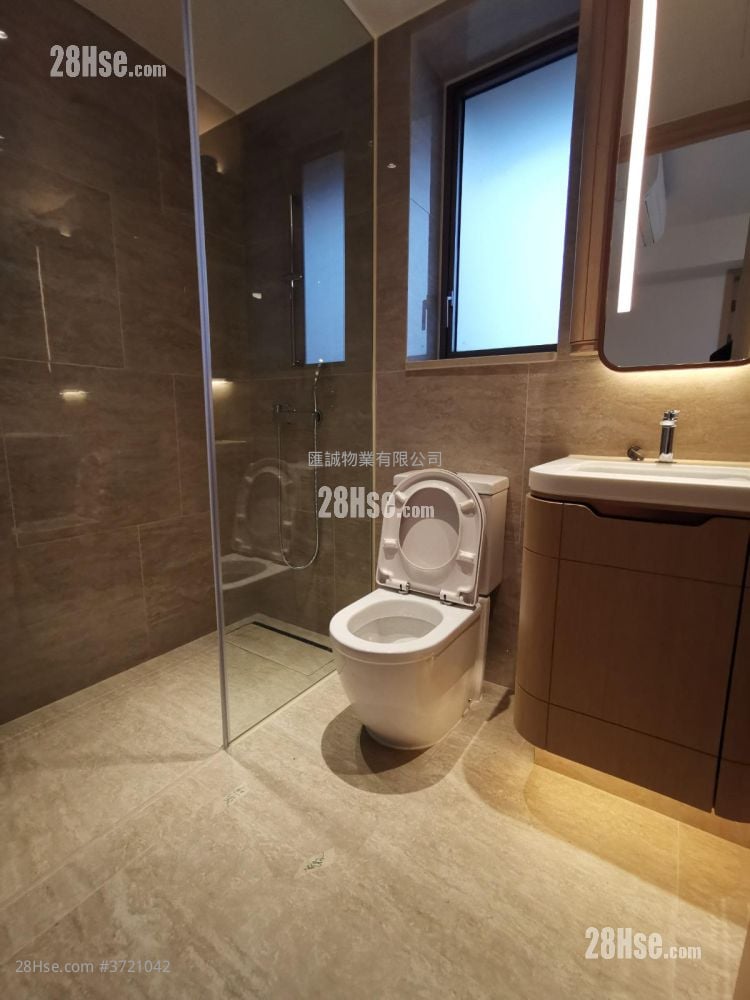 Upper East Sell 2 Bedrooms , 1 Bathroom 352 ft²