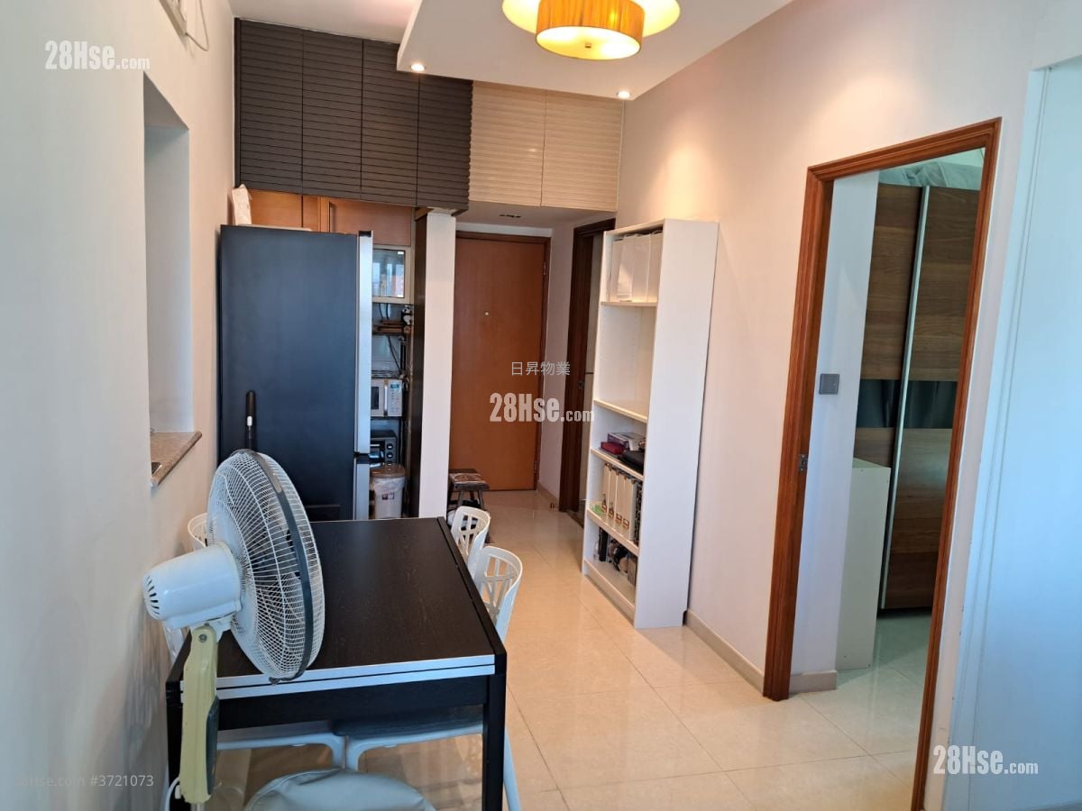 The Oakridge Sell 2 Bedrooms , 1 Bathroom 428 ft²