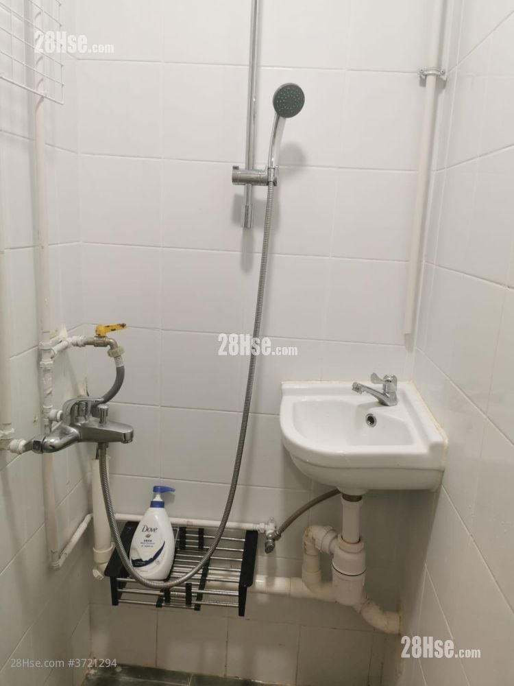 唐楼 租盘 1 房 , 1 浴室 100 平方尺