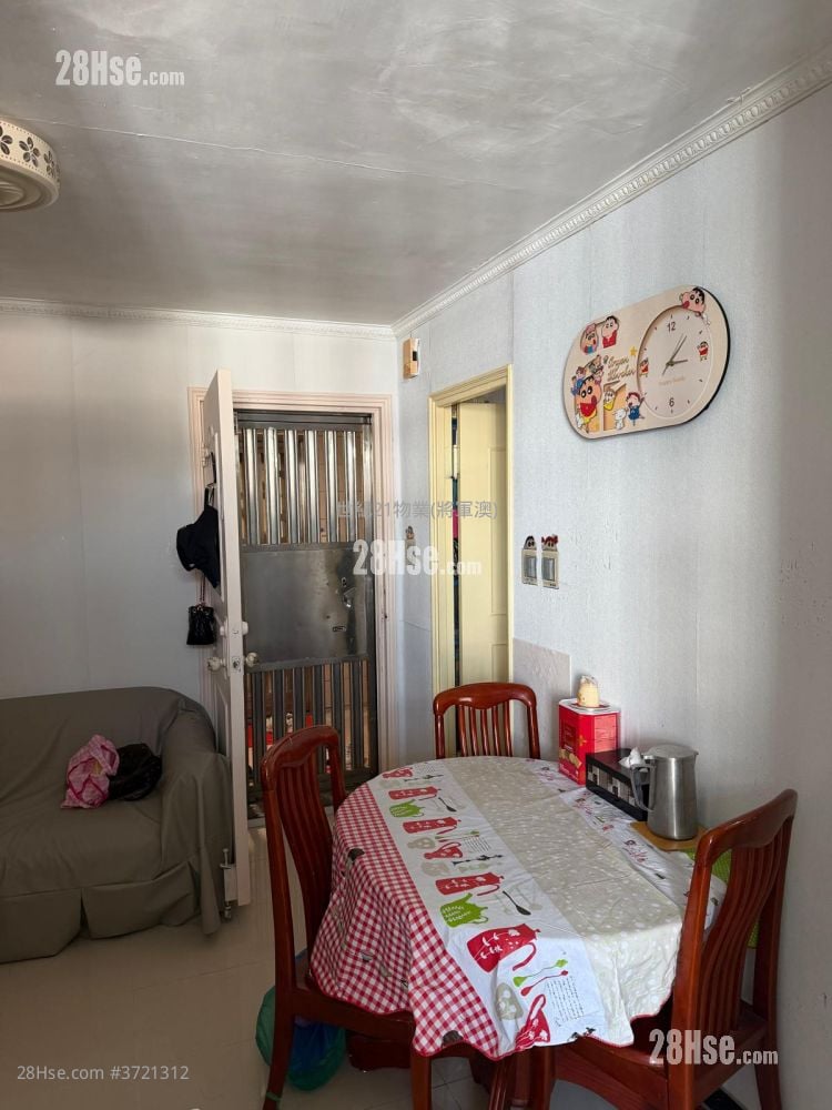 Kwong Ming Court Sell 3 Bedrooms , 1 Bathroom 594 ft²