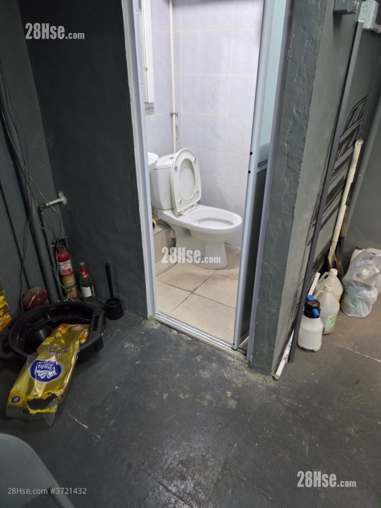 Kin Fat Street Kin Fat Industrial Center 4A Or 4B Rental 1 Toilet