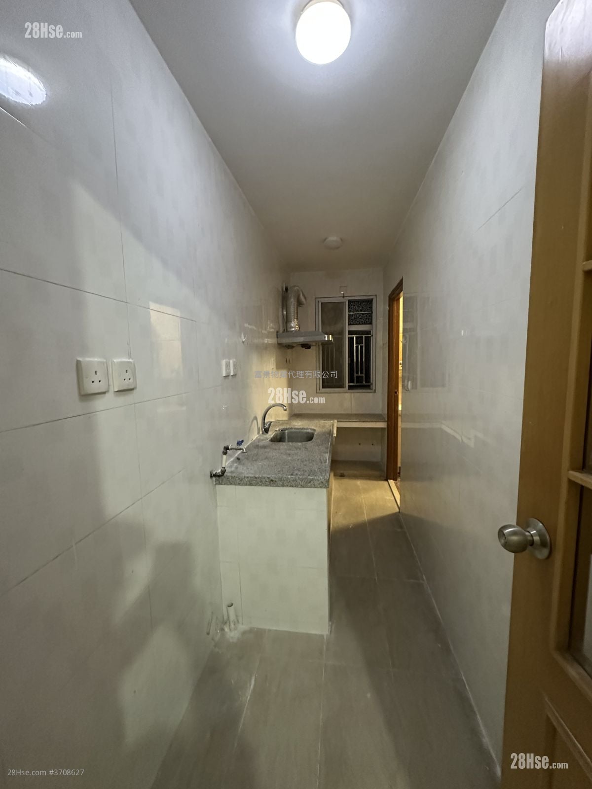 紫田村 租盘 1 房 , 1 浴室 350 平方尺