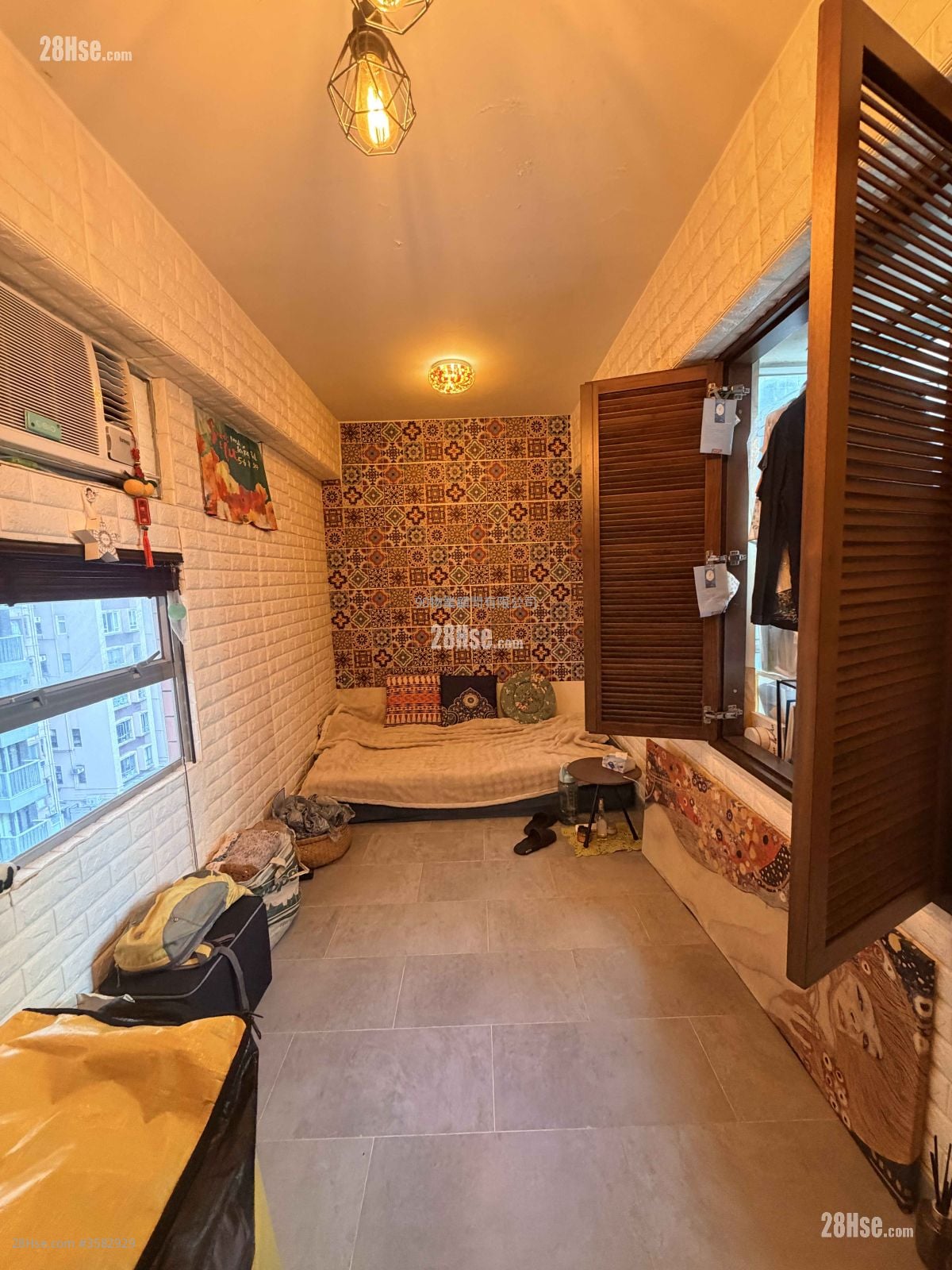 Jade Court Sell 224 ft²