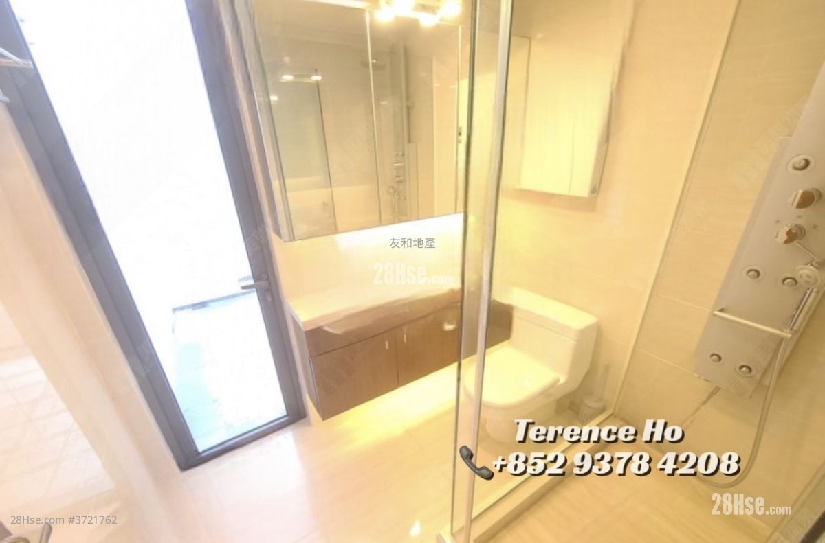 The Ultimate Rental 4 Bedrooms , 3 Bathrooms 1,860 ft²