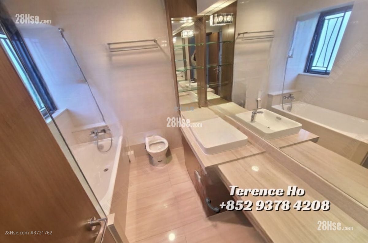 The Ultimate Rental 4 Bedrooms , 3 Bathrooms 1,860 ft²