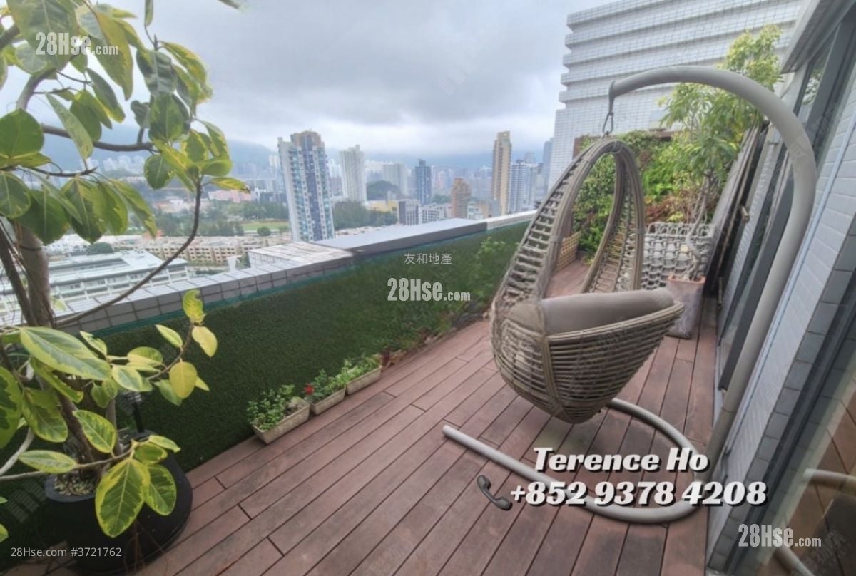 The Ultimate Rental 4 Bedrooms , 3 Bathrooms 1,860 ft²