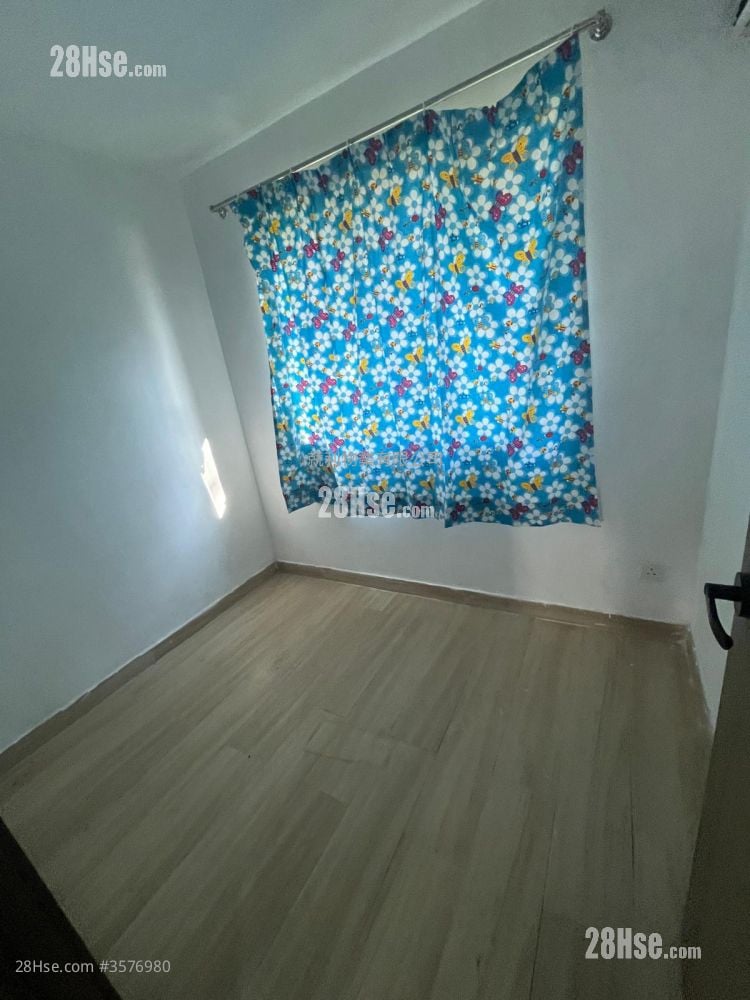 村屋 租盘 3 房 , 1 浴室 630 平方尺