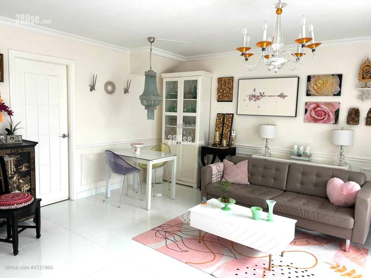 村屋 售盤 3 房 , 2 浴室 700 平方呎