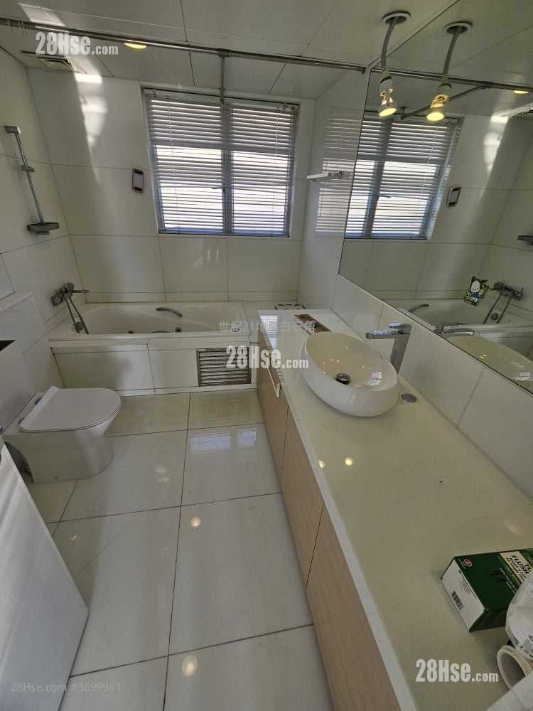 比华利山别墅 租盘 5+ 房 , 2 浴室 1,902 平方尺