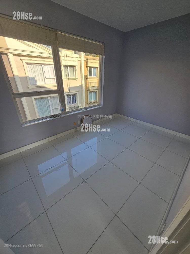 比华利山别墅 租盘 5+ 房 , 2 浴室 1,902 平方尺