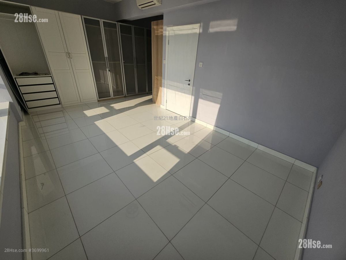 比华利山别墅 租盘 5+ 房 , 2 浴室 1,902 平方尺