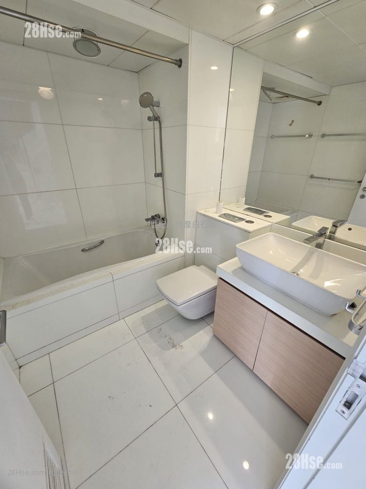 比华利山别墅 租盘 5+ 房 , 2 浴室 1,902 平方尺