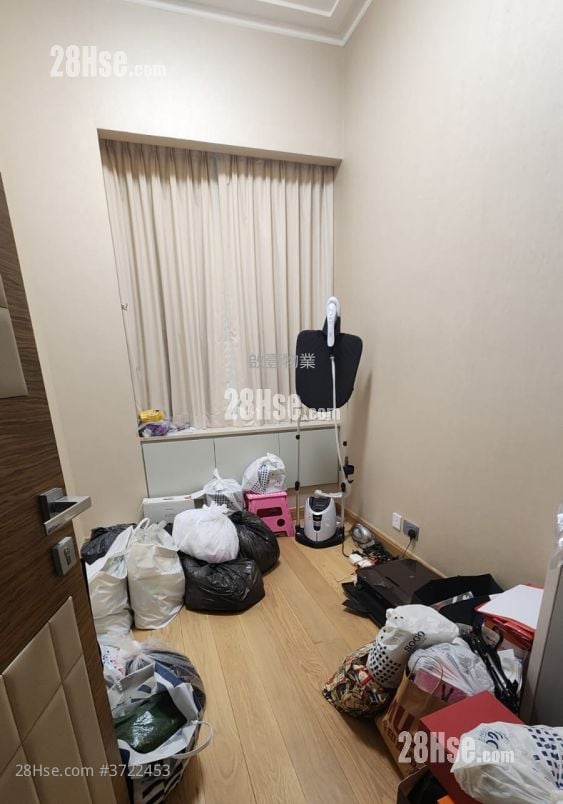 南区左岸 售盘 4 房 , 3 浴室 1,787 平方尺