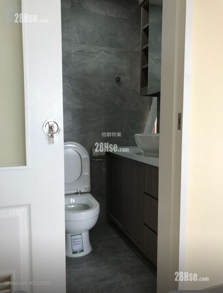 Nan Hai Mansion Sell 2 Bedrooms , 1 Bathroom 306 ft²