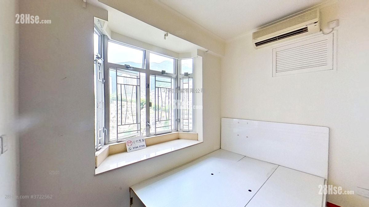 master room: Aberdeen Centre Sell 2 Bedrooms , 1 Bathroom 447 ft²