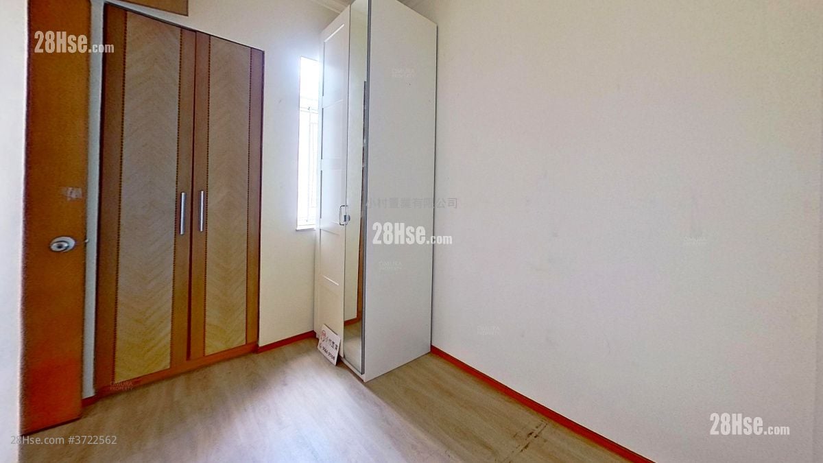 bedroom 2: Aberdeen Centre Sell 2 Bedrooms , 1 Bathroom 447 ft²