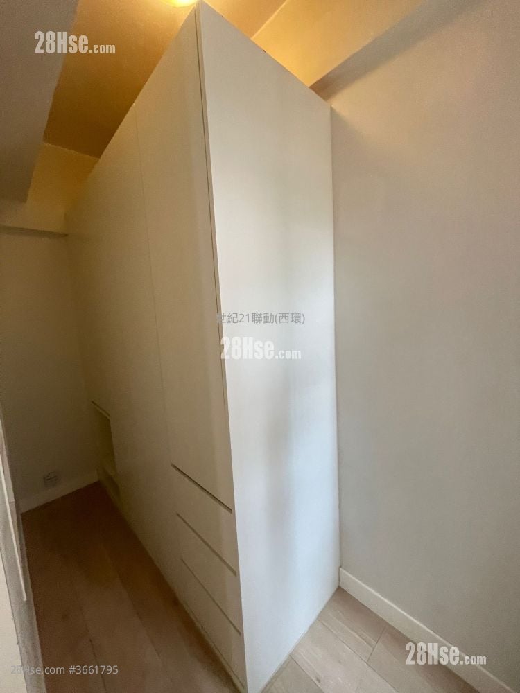 Welland Building Sell 2 Bedrooms , 1 Bathroom 425 ft²
