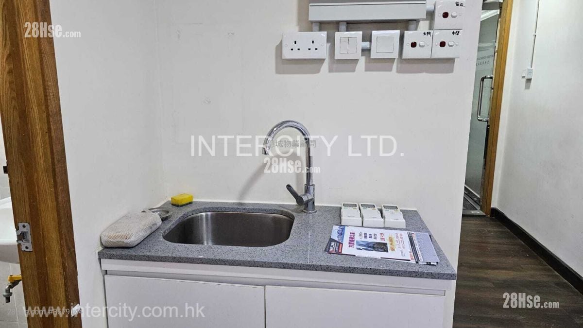 Alliance Building Rental Studio , 1 Toilet
