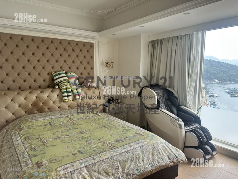 The Beverly Hills Rental 5+ Bedrooms , 3 Bathrooms 2,074 ft²