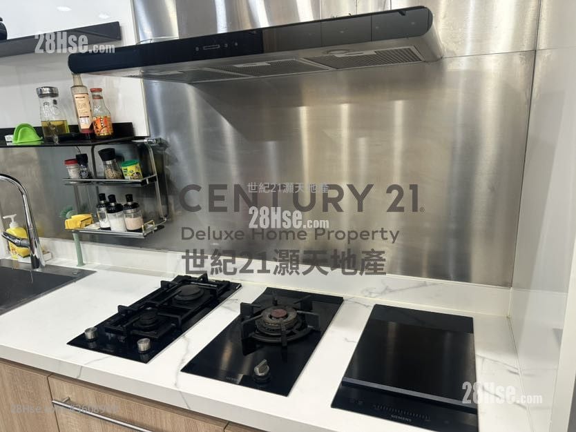 The Beverly Hills Rental 5+ Bedrooms , 3 Bathrooms 2,074 ft²