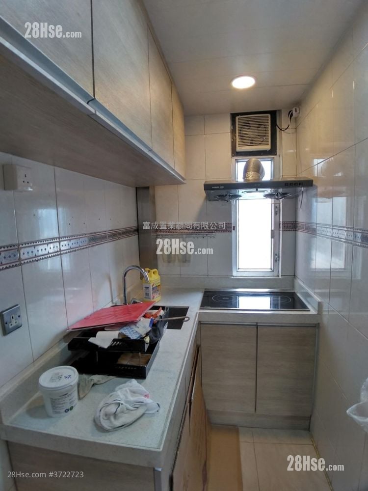 Telford Gardens Sell 517 ft²