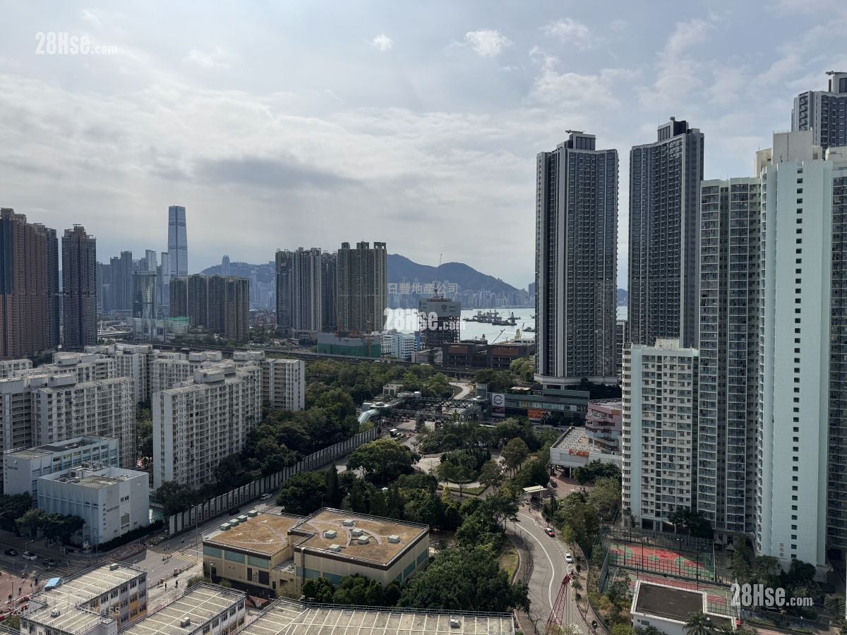 The Prominence Sell 1 Bedroom , 1 Bathroom 335 ft²