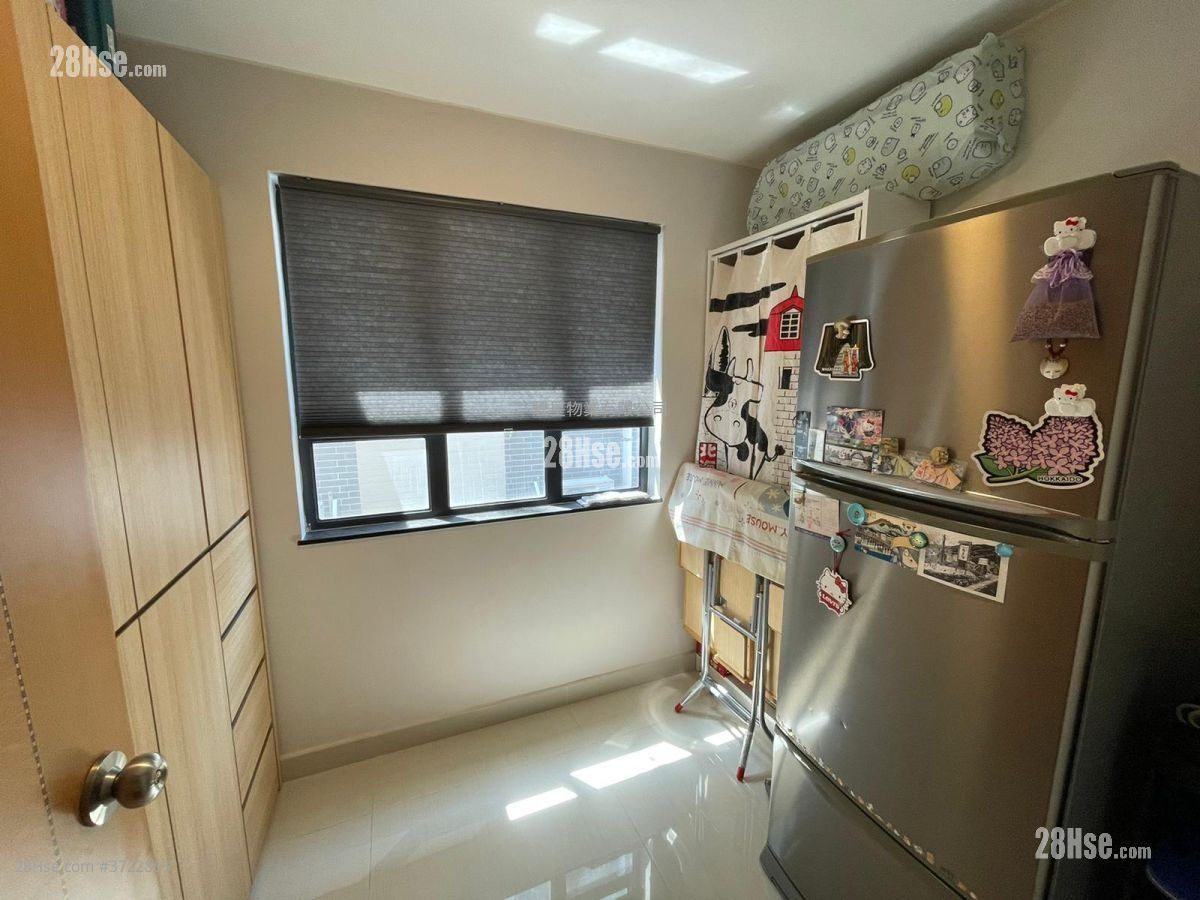 村屋 售盤 3 房 , 1 浴室 700 平方呎