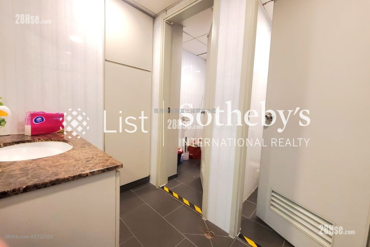 Hung Tai Industrial Building Sell 4 Bedrooms , 2 Toilets