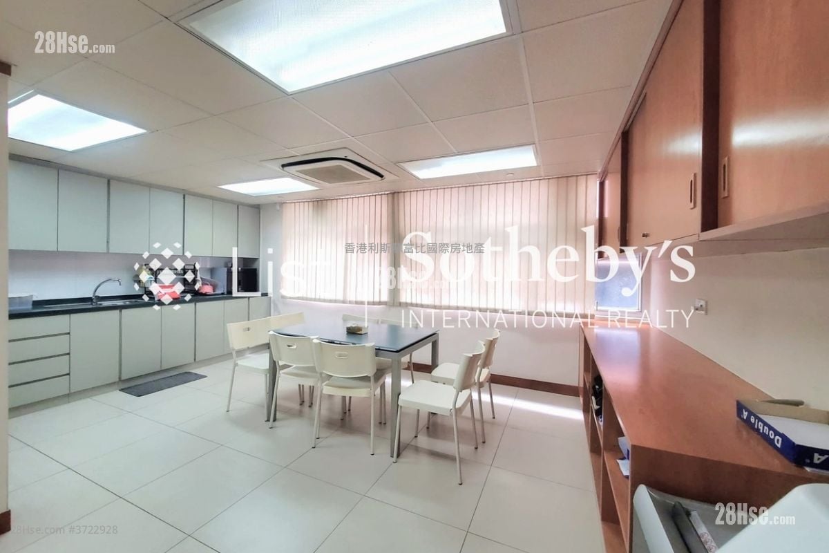 Hung Tai Industrial Building Sell 4 Bedrooms , 2 Toilets