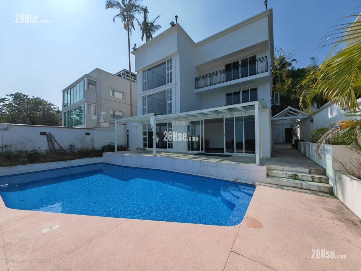 村屋 售盘 4 房 , 3 浴室 2,100 平方尺