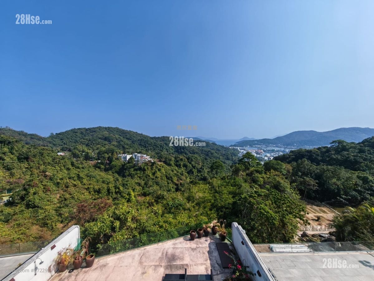 村屋 售盘 4 房 , 3 浴室 2,100 平方尺