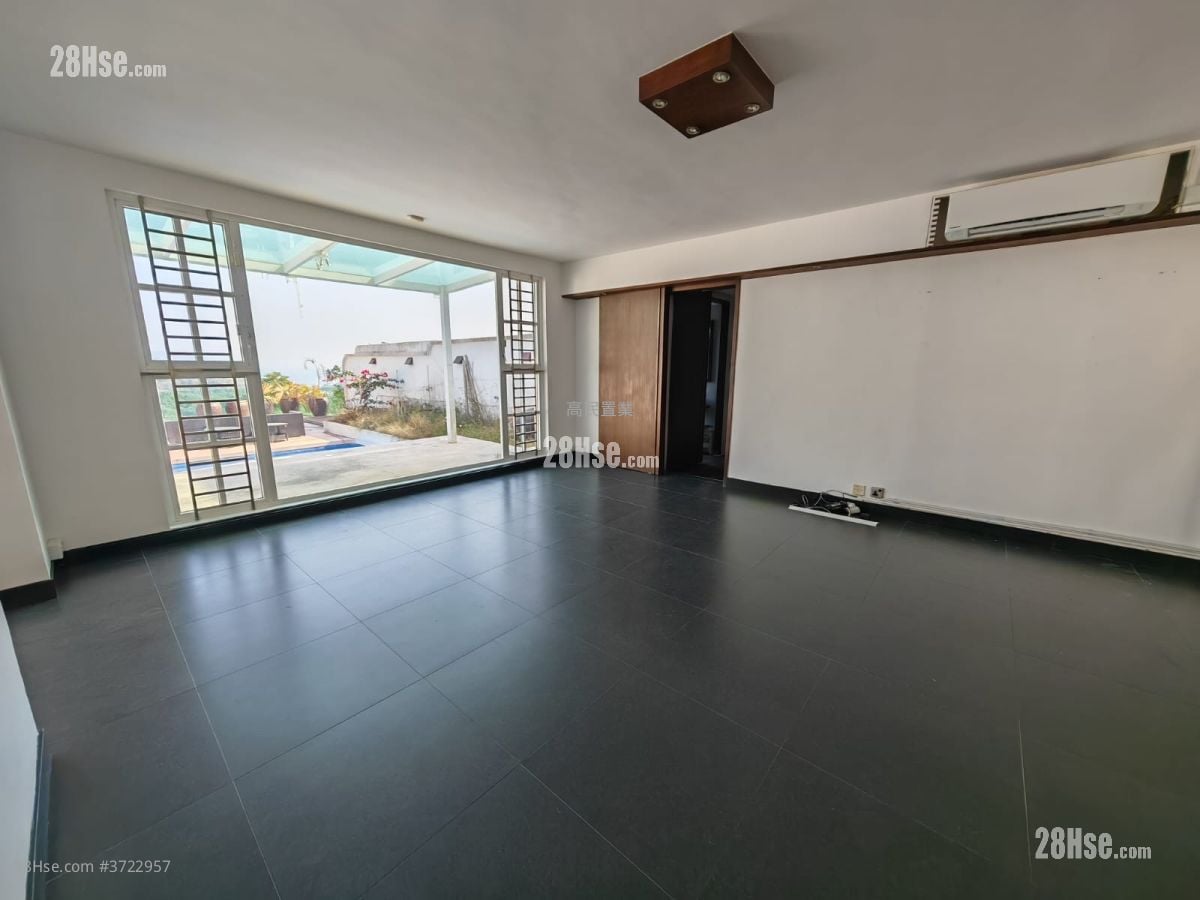 村屋 售盘 4 房 , 3 浴室 2,100 平方尺