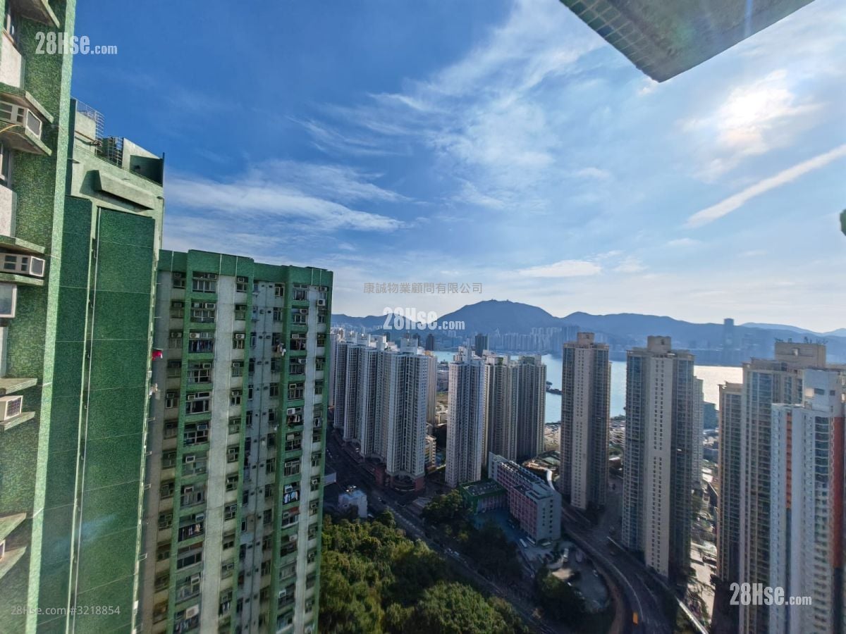 Hong Pak Court Sell 2 Bedrooms , 1 Bathroom 401 ft²