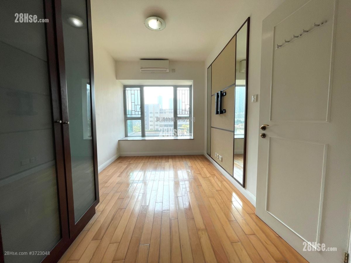 映湾园 售盘 3 房 , 2 浴室 956 平方尺