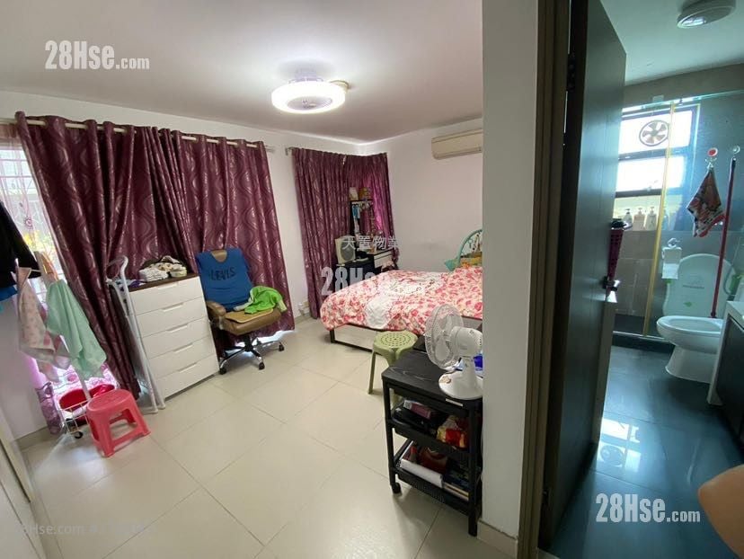 村屋 售盤 4 房 , 3 浴室 1,400 平方呎