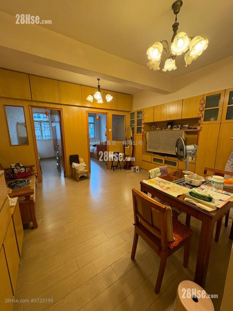 俊興樓 售盤 2 房 , 1 浴室 529 平方呎