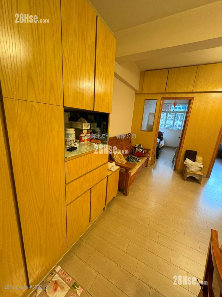 俊興樓 售盤 2 房 , 1 浴室 529 平方呎