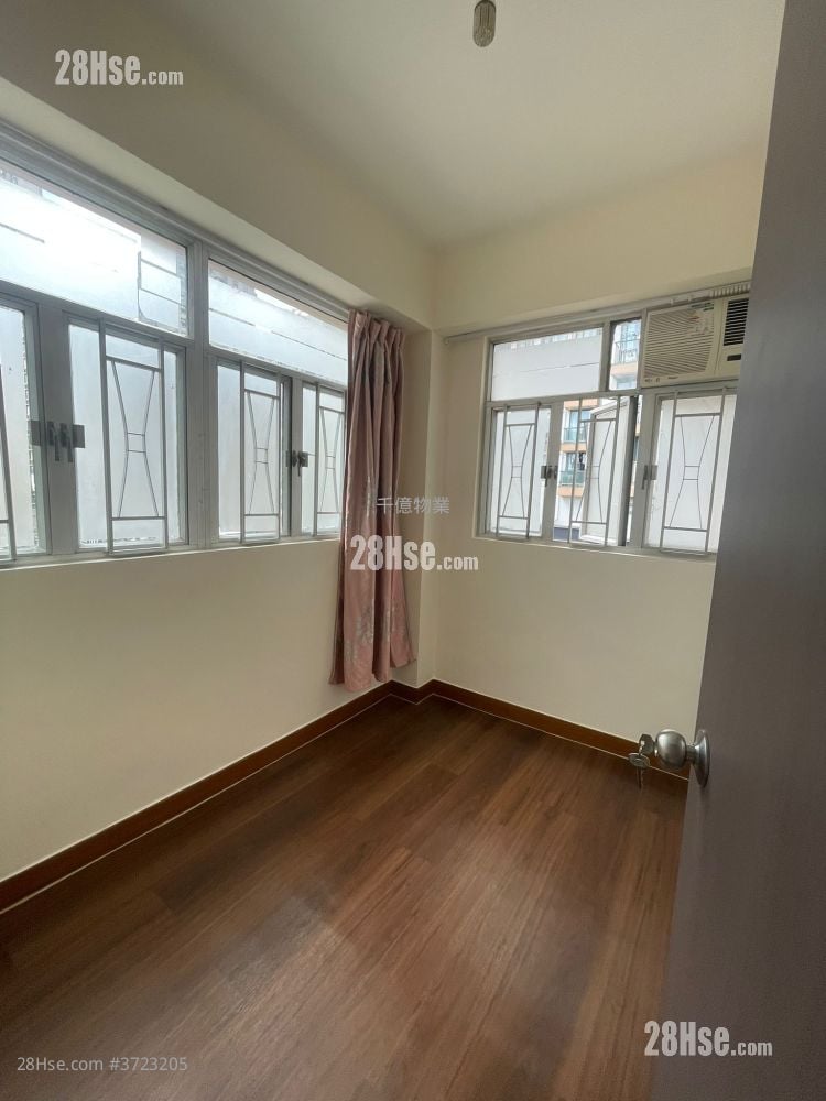 Chiu Tak Mansion Sell 2 Bedrooms , 1 Bathroom 306 ft²