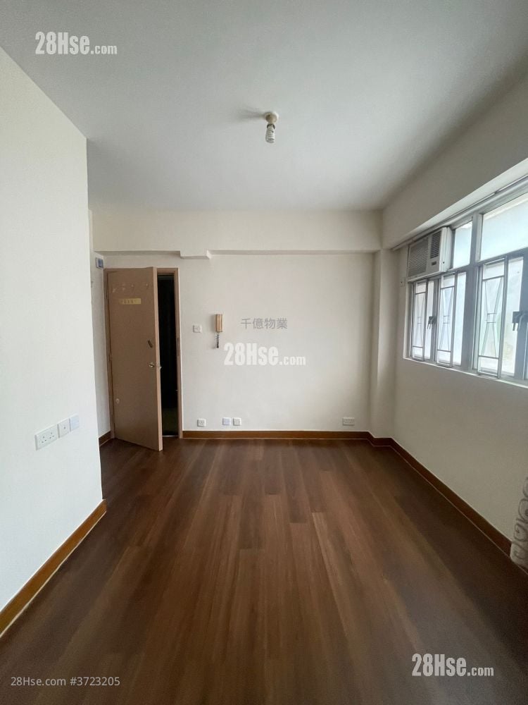 Chiu Tak Mansion Sell 2 Bedrooms , 1 Bathroom 306 ft²