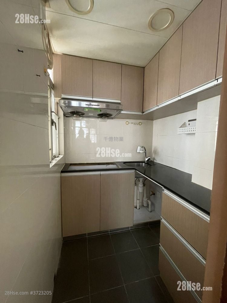 Chiu Tak Mansion Sell 2 Bedrooms , 1 Bathroom 306 ft²
