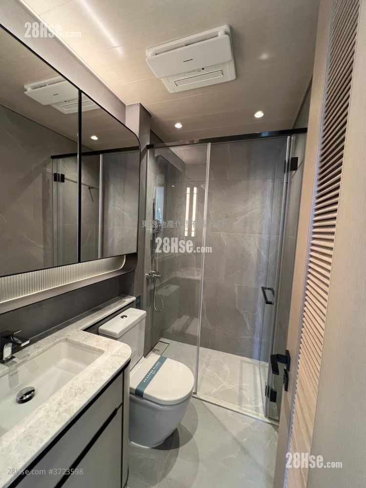 Seasons Place 售盘 453 平方尺