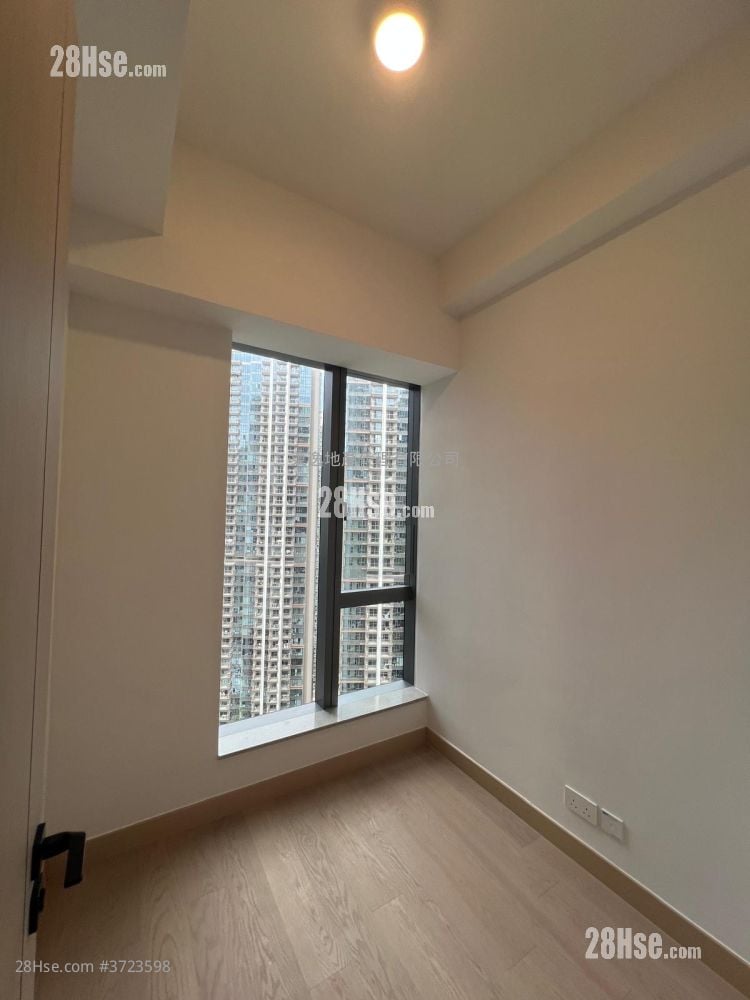 Seasons Place 售盘 453 平方尺